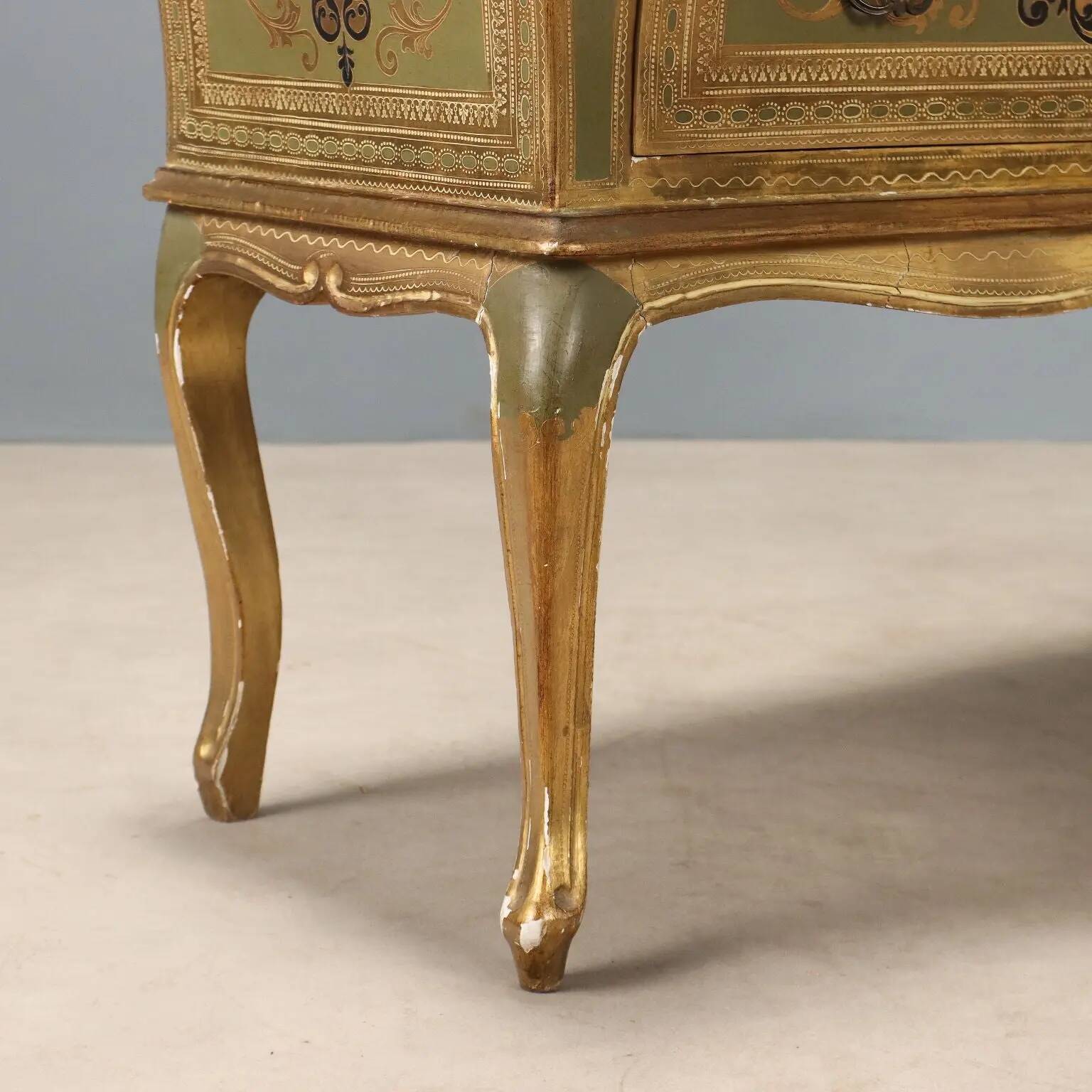 Commode ancienne en bois laqué et peint XXe siècle