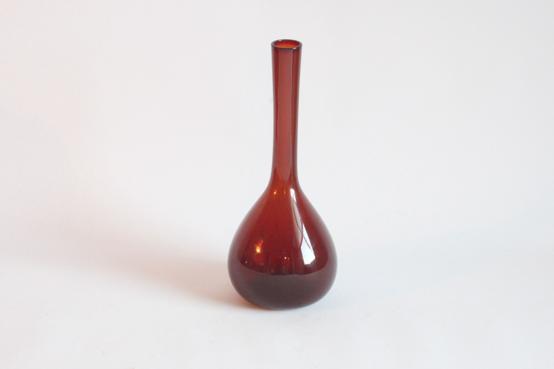Ruby red vase by Arthur Percy for Gullaskruf Glasbruk, Sweden 1950s.