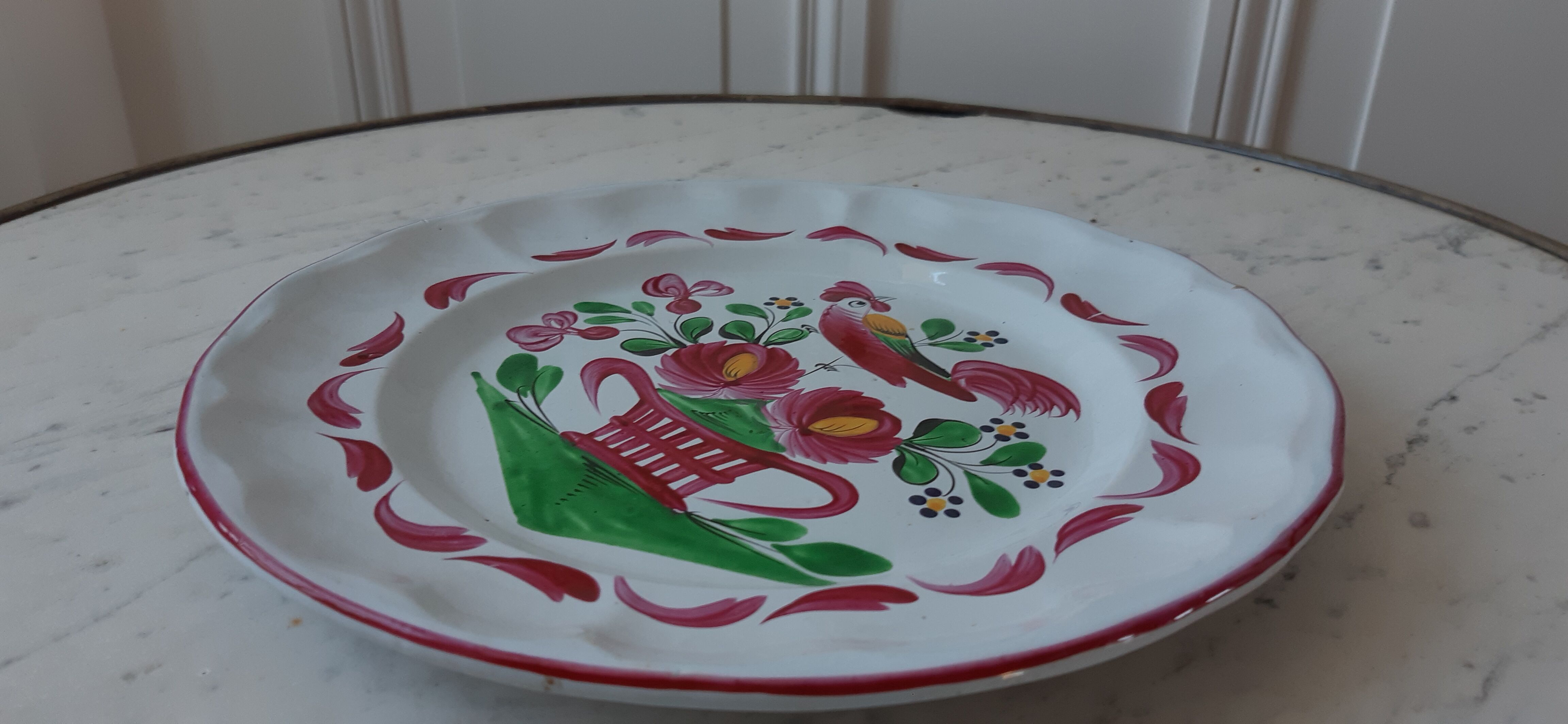 Decorative hand-painted ceramic plate 50s-60s
