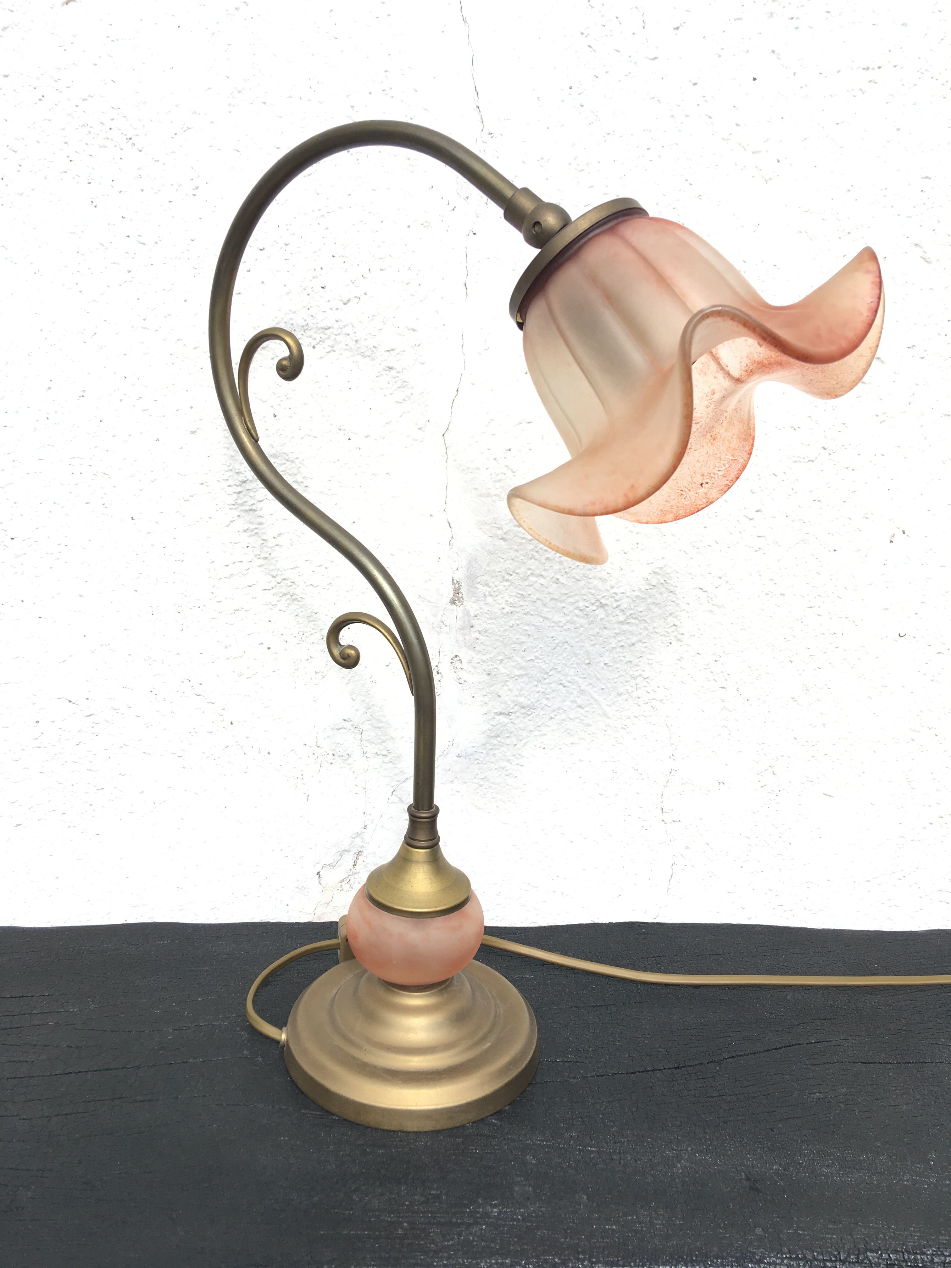 Opaline swan collar lamp