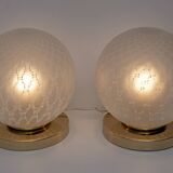 Paire de lampes de table boule en laiton et verre de Murano, style italien moderne du milieu du siècle