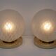 Paire de lampes de table boule en laiton et verre de Murano, style italien moderne du milieu du siècle