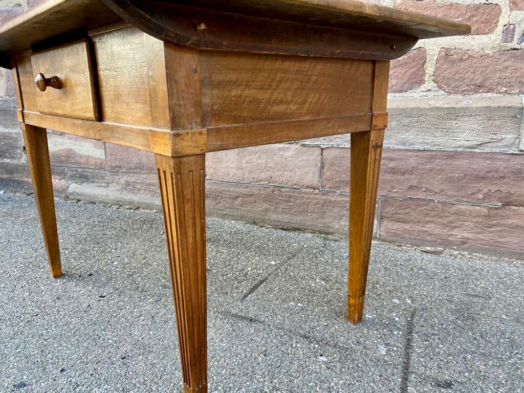 Alsatian farmhouse table Louis XVI walnut