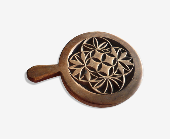 Dessous de plat en bois sculpté