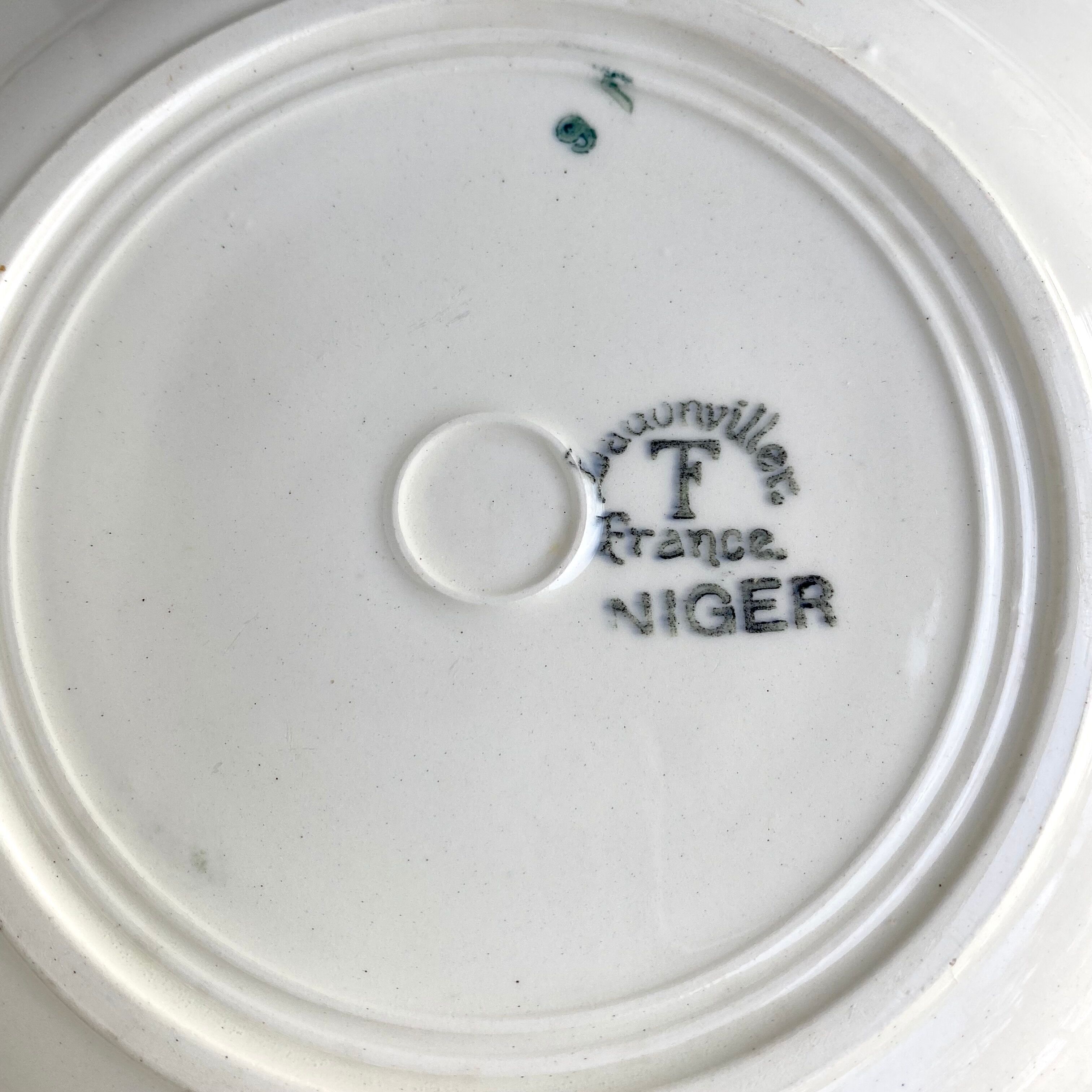 Hollow plates Badonvillers Niger