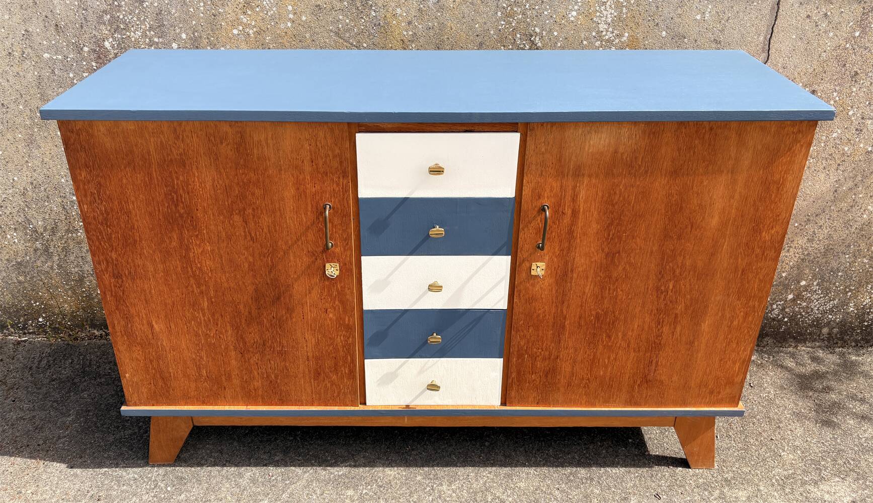 Solid wood sideboard from the 1950s – a unique piece with graphic design.