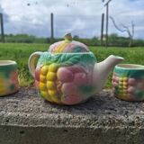 Country teapot and its 6 cups