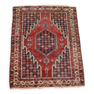 Tapis/tapisserie orientale aux tons majoritairement rouges et bleus 197x134cm