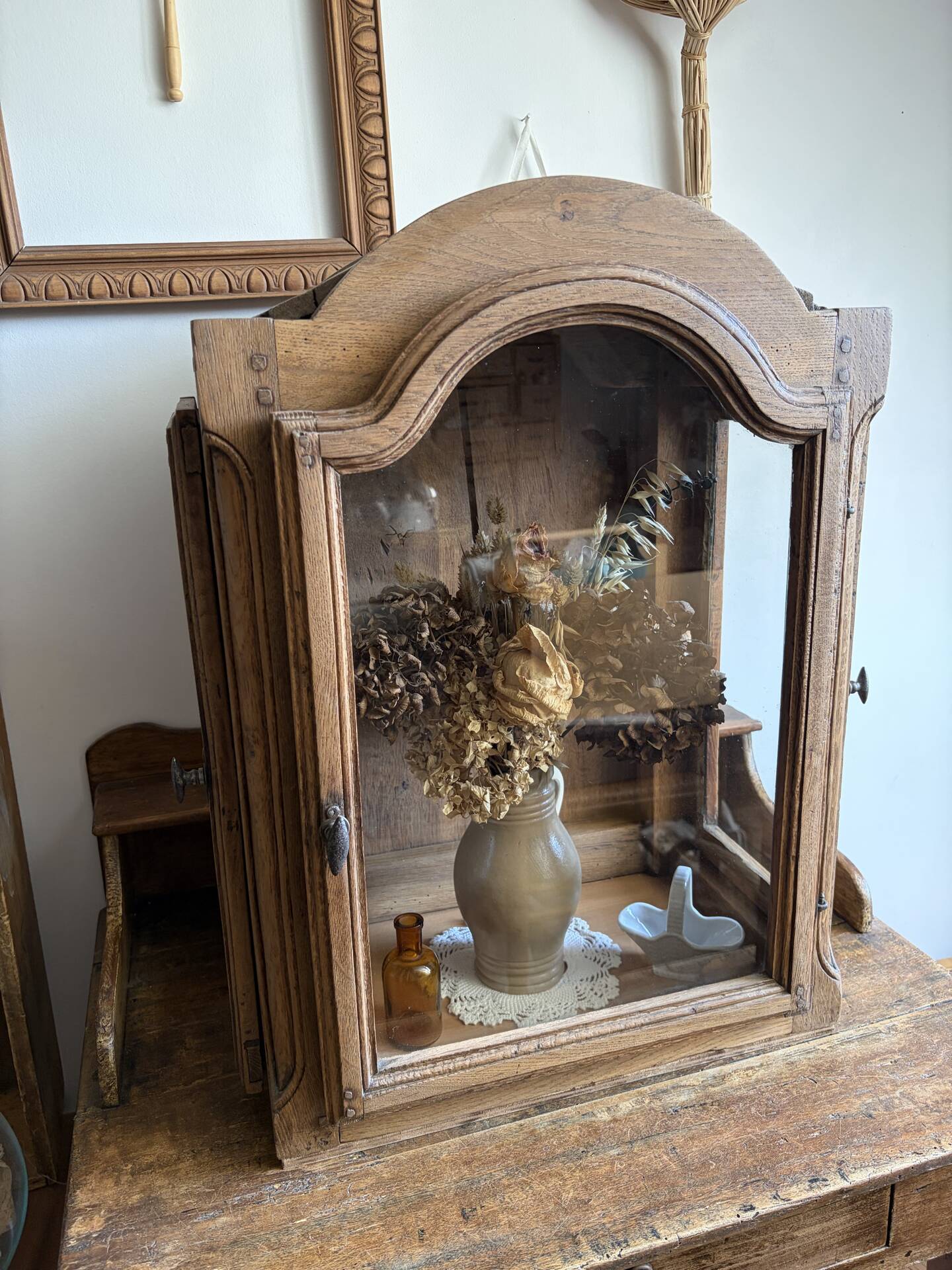 Wooden display cabinet