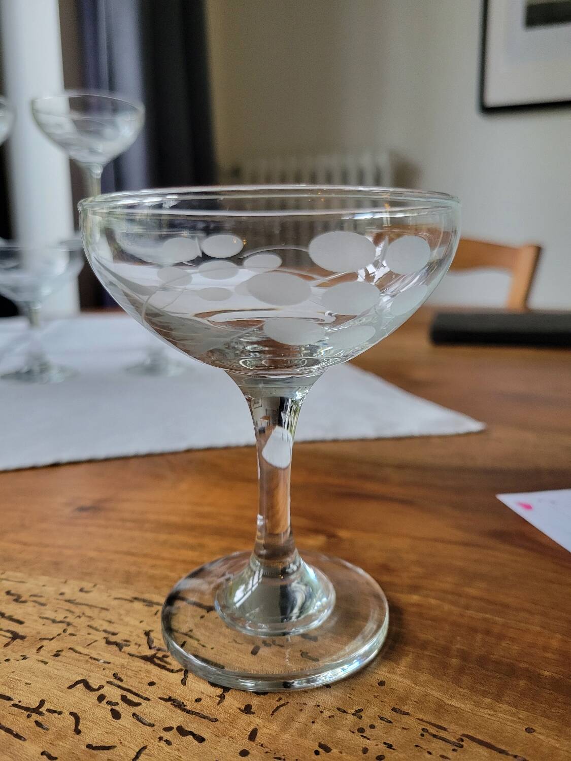 6 engraved champagne glasses