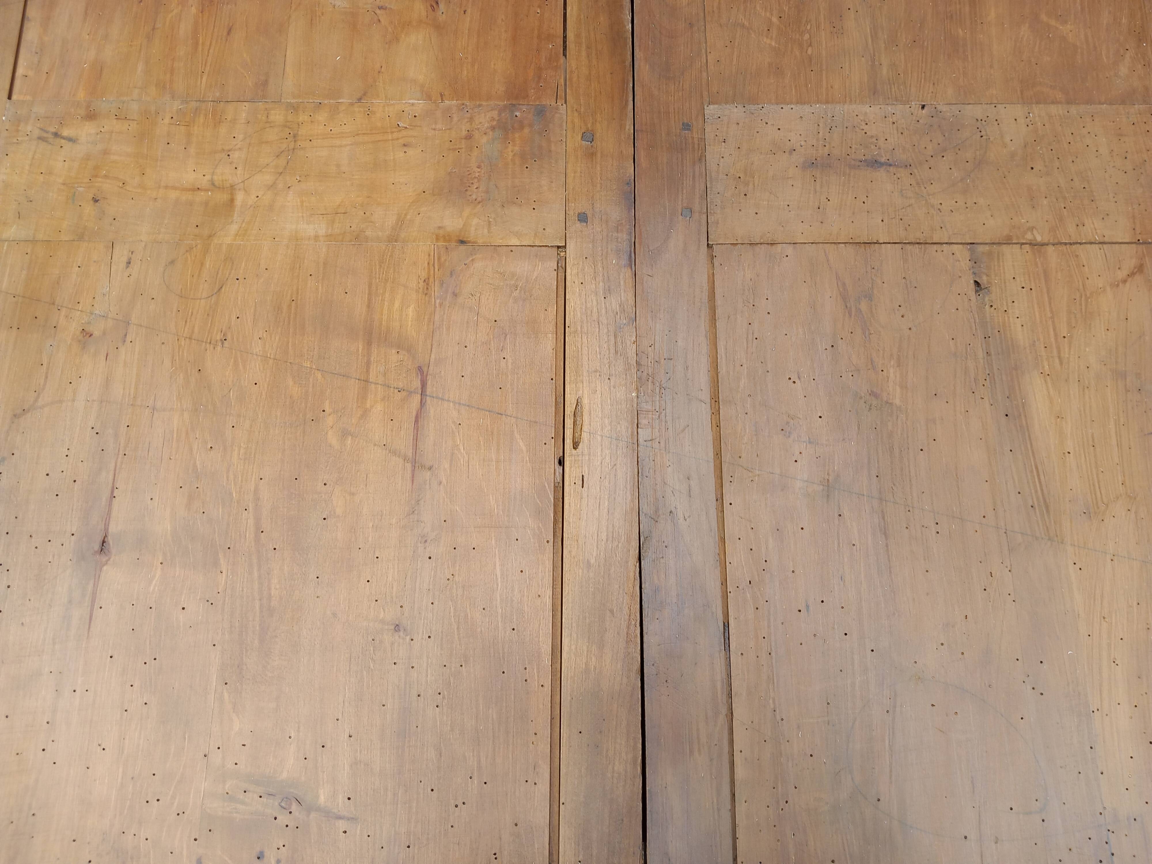 Antique solid wood table, round/oval extendable