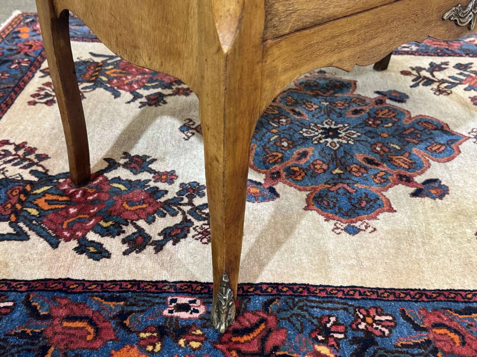 Transitional jump commode in walnut with marble top - 1950s
