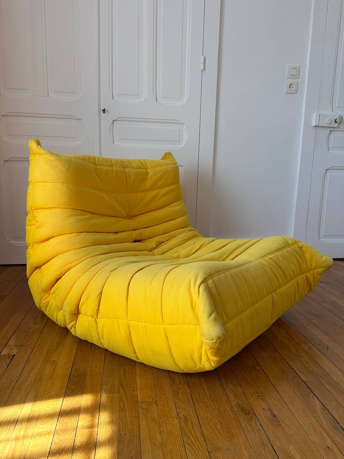 Chauffeuse Togo par Michel Ducaroy pour Ligne Roset