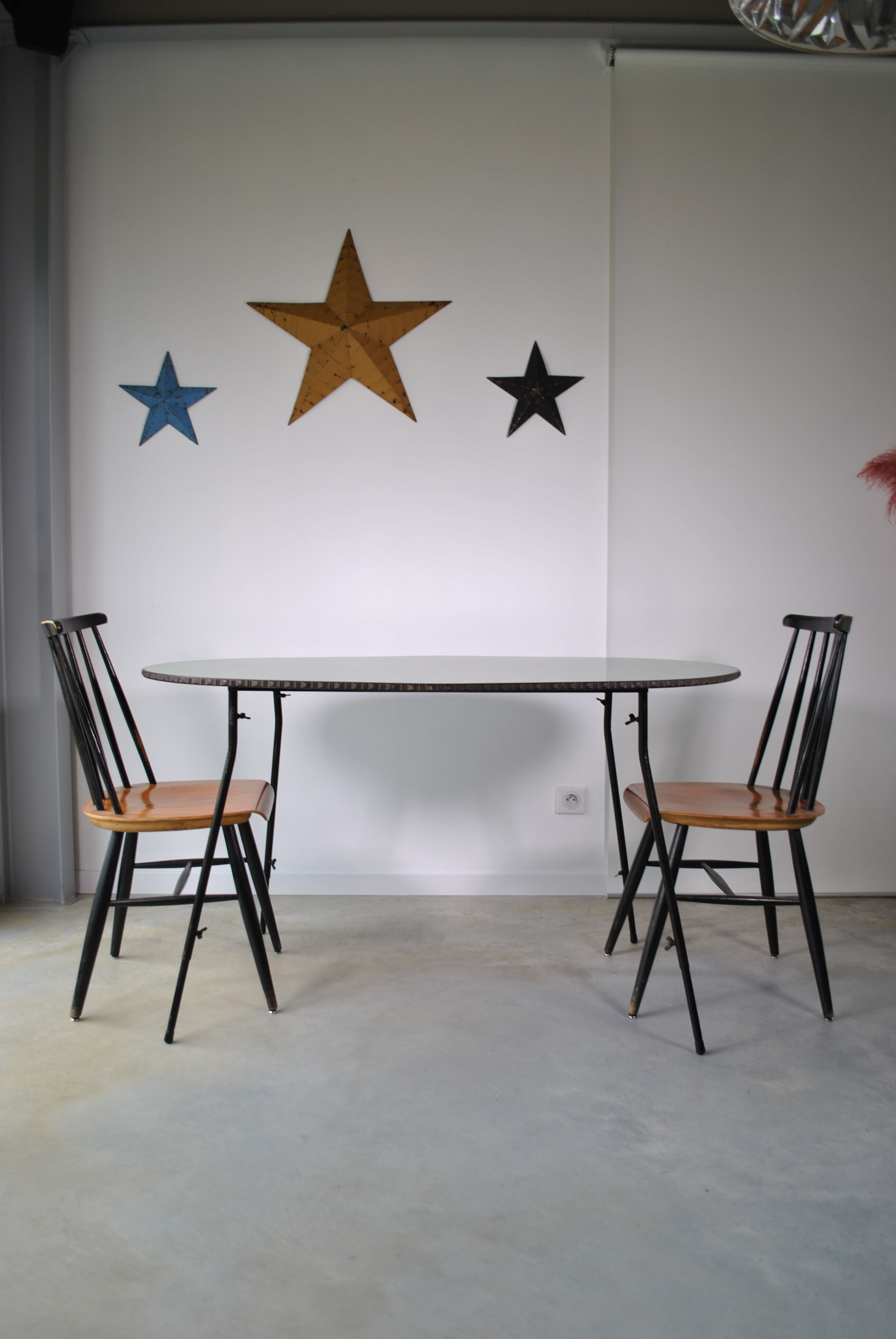 Vintage table adjustable in height 1970