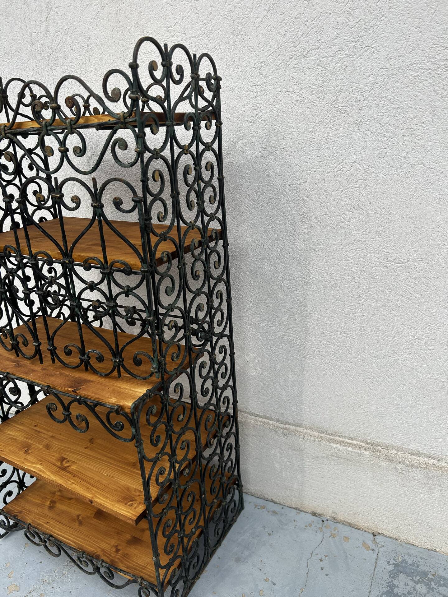 Antique display cabinet in wrought iron and wood