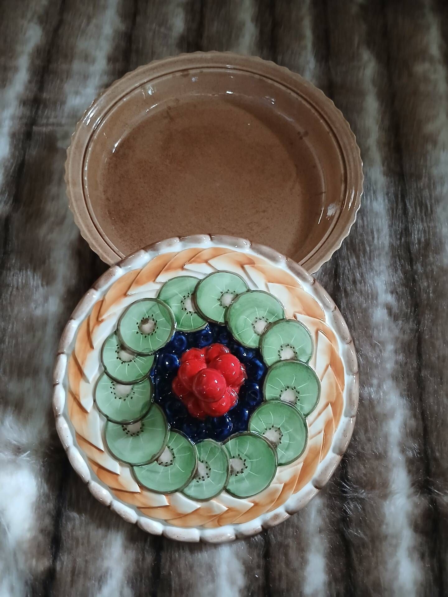Plat à tarte ancien en barbotine