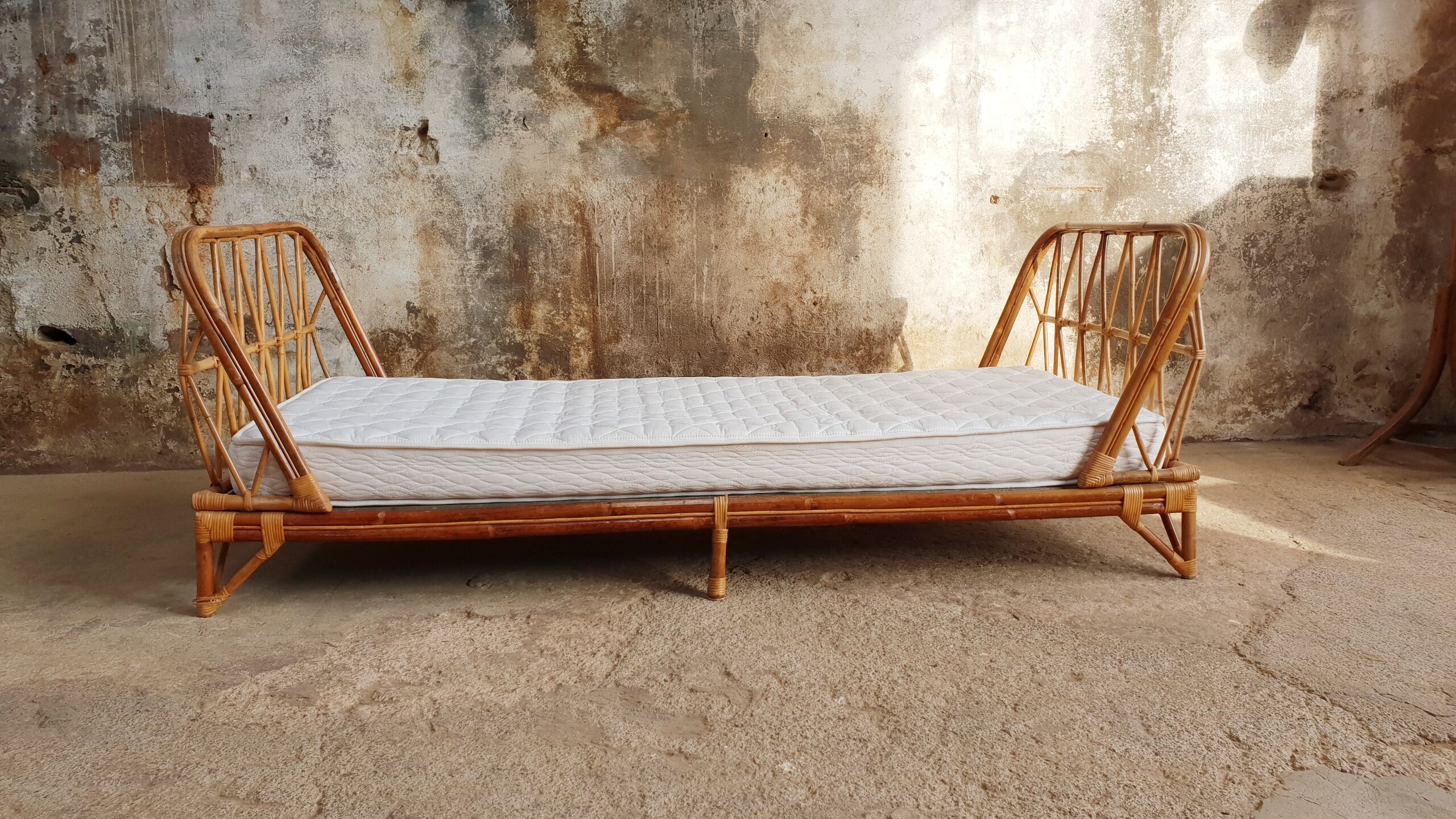 Rattan bed bench