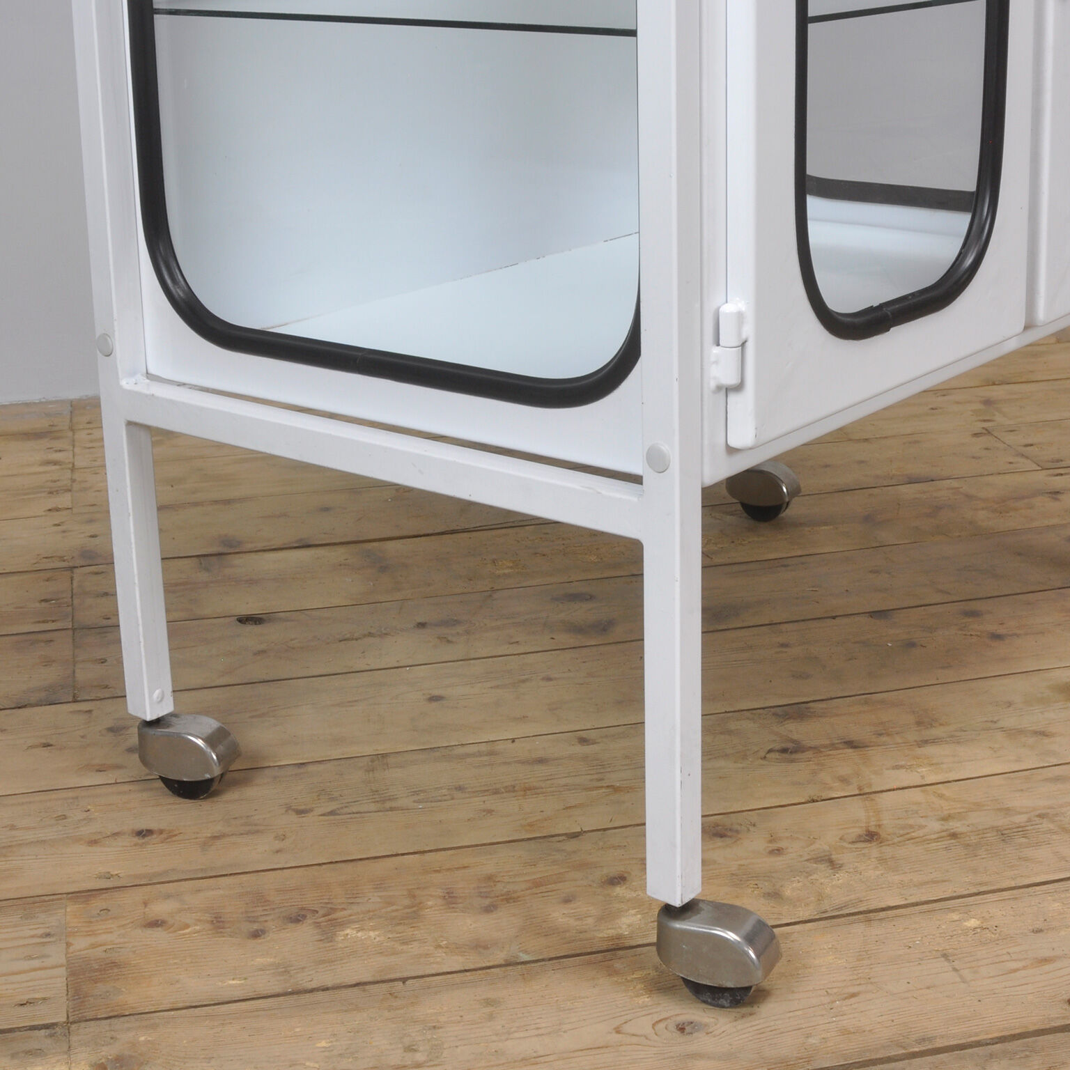 Medical trolley, 1970