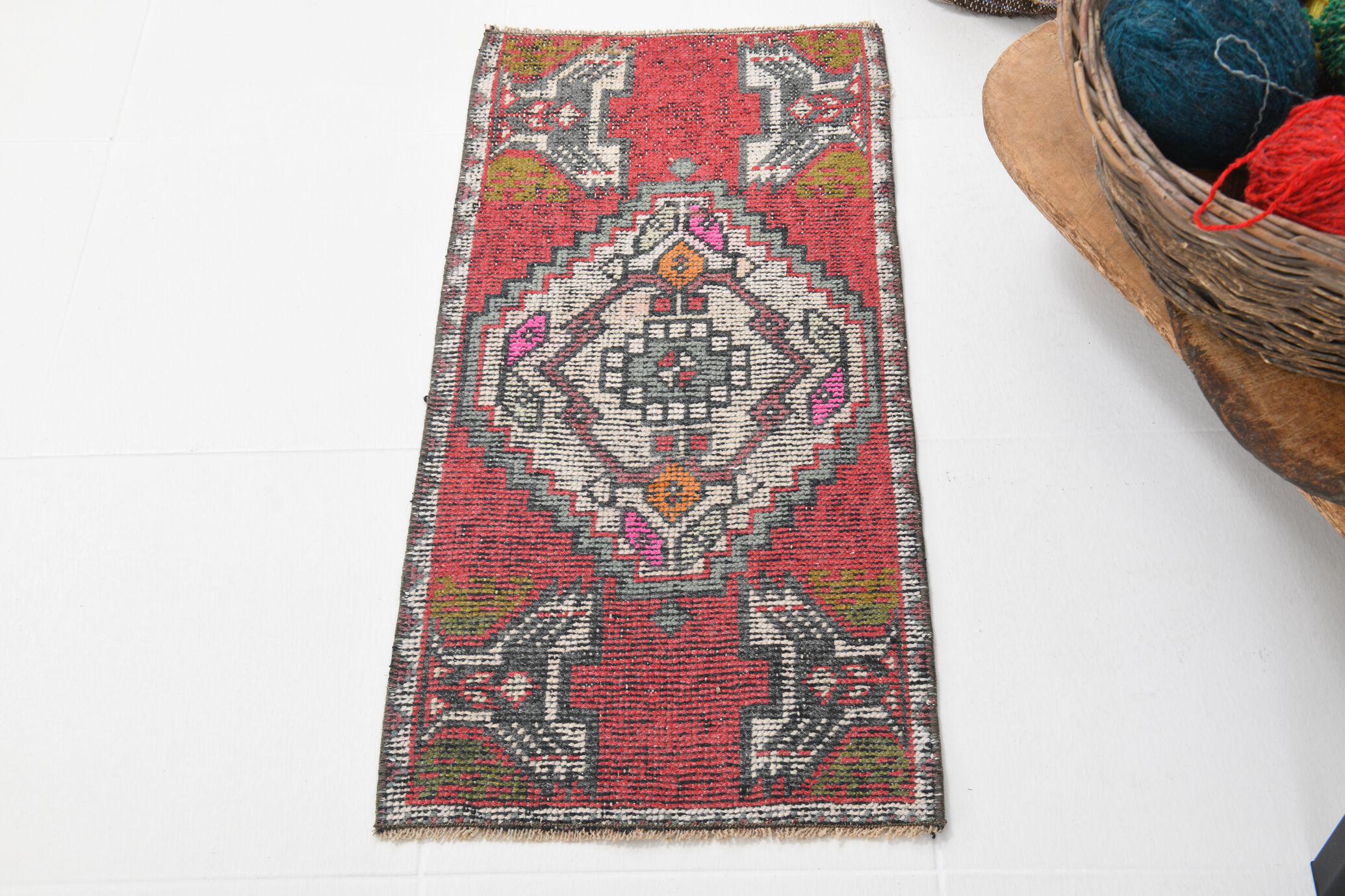 Coral red vintage rug 91x45cm