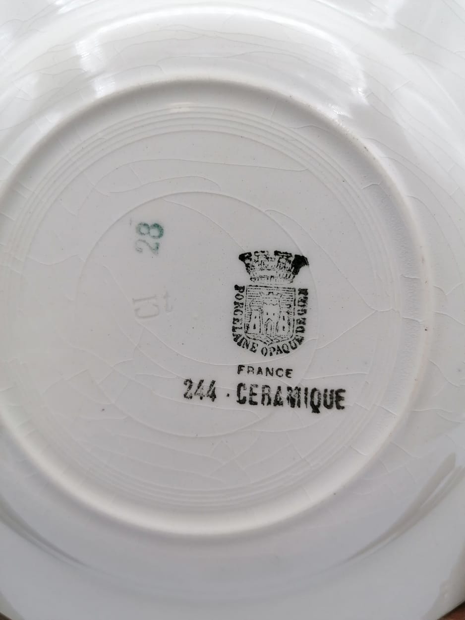 Mona Gien dessert plate set