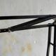 Lampe de bureau articulée de style industriel vintage en métal noir avec base en fonte et bras réglable
