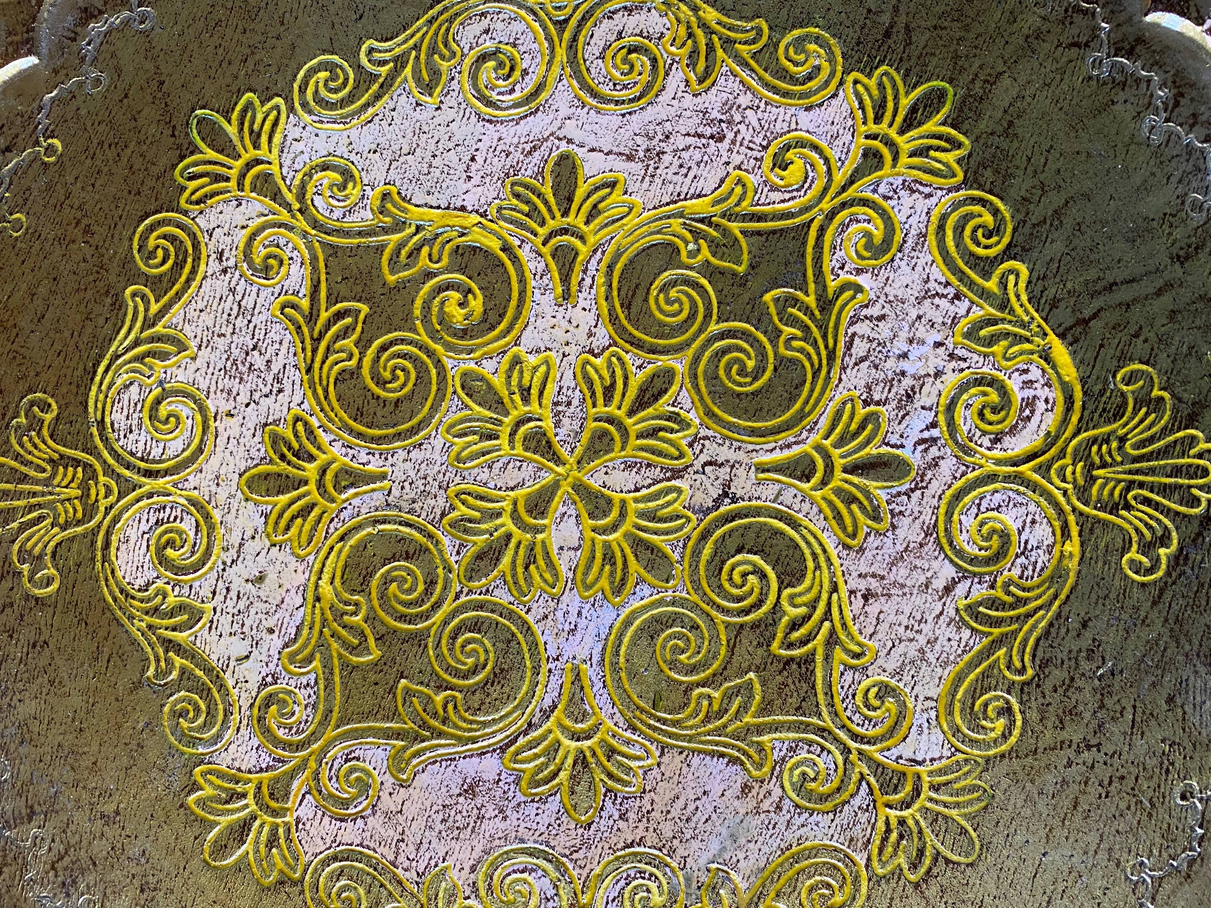 Venetian tray in gilded wood