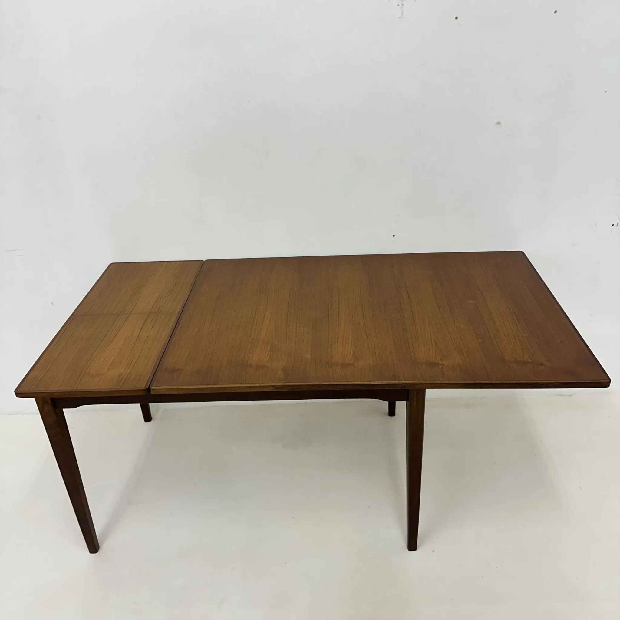 Table à manger extensible en teck, années 1960