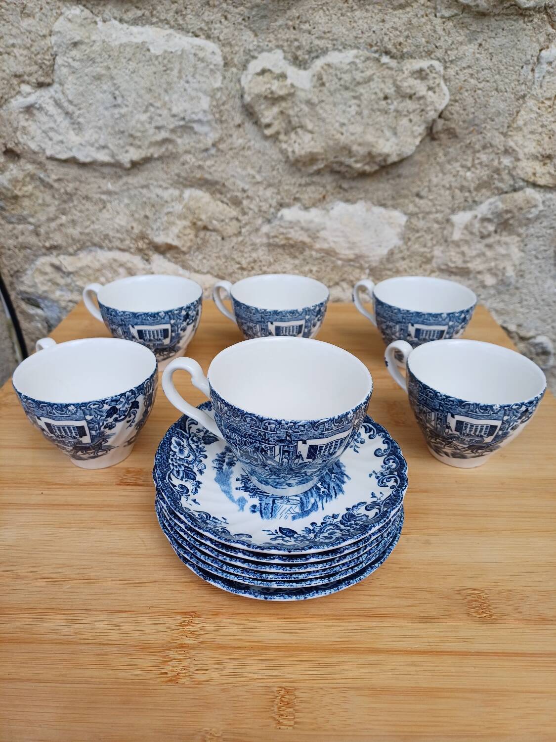 Coaching scenes from Teapots