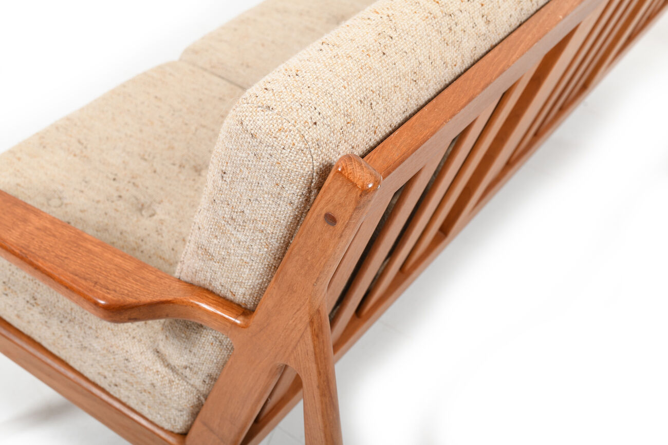 Mid Century Danish 3-Seater Sofa in Teak