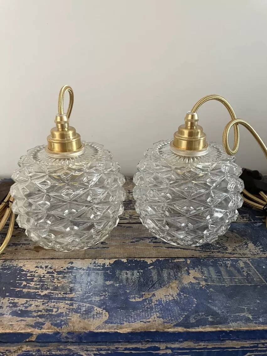 Set of two vintage portable lamps in chiseled glass