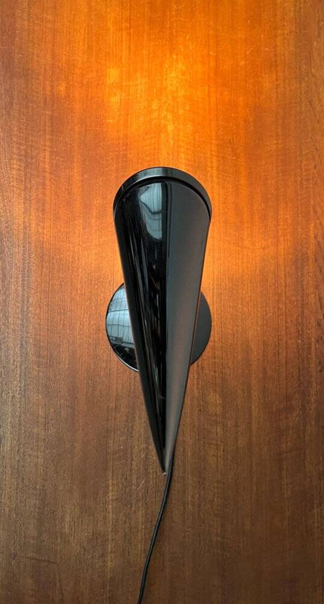 Postmodern table lamp model Ara by Philippe Starck for Flos, 1980s.