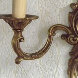Vintage French bronze wall sconce with acanthus leaves and two light arms 51