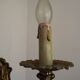 Chandelier en bronze à 3 lumières de style baroque vintage français avec des détails floraux.
