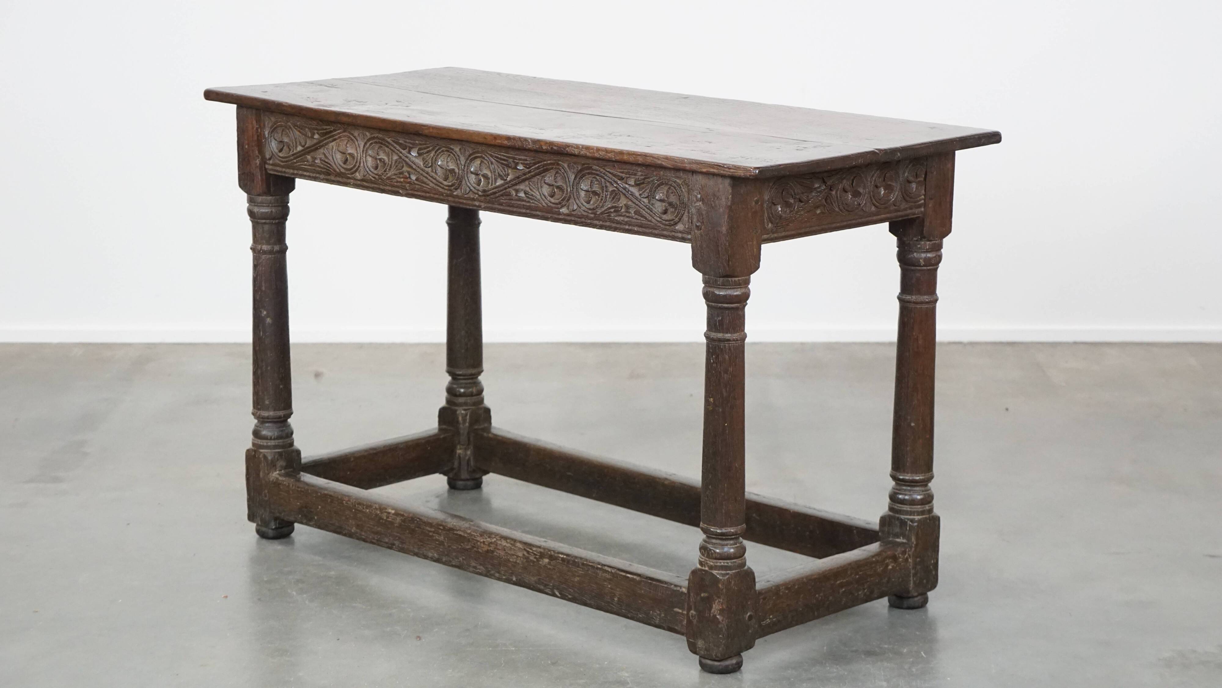 Antique English side table/hall table from the early 18th century