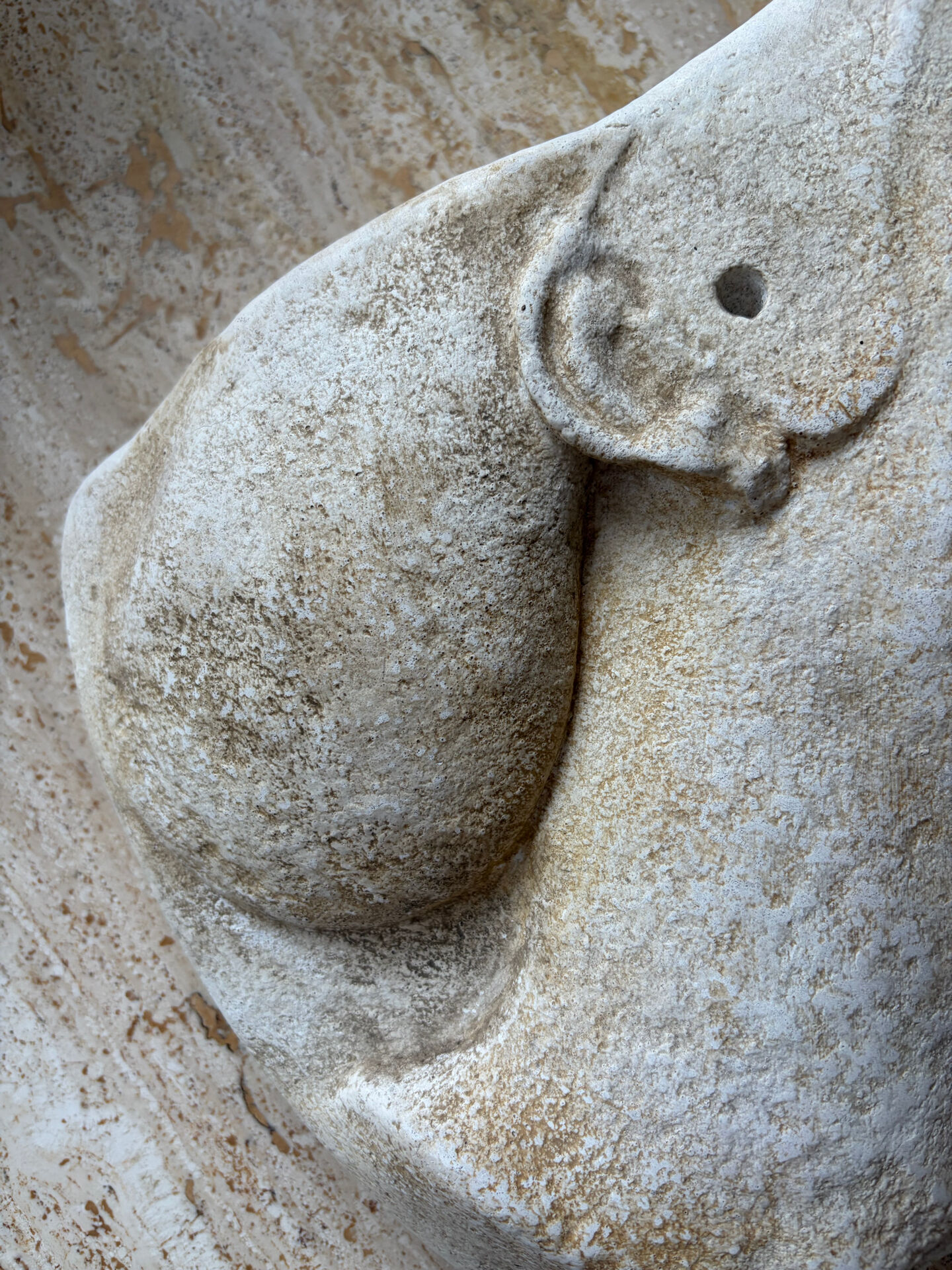 Bas-relief style antique