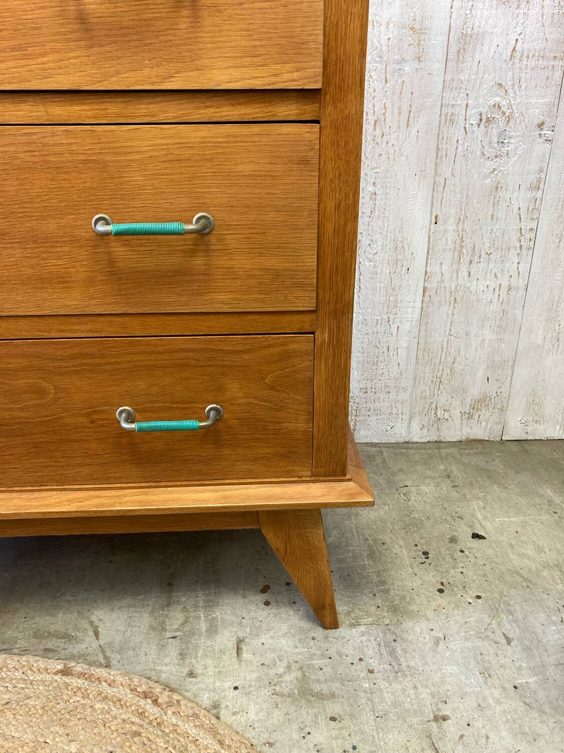 Commode vintage pieds compas