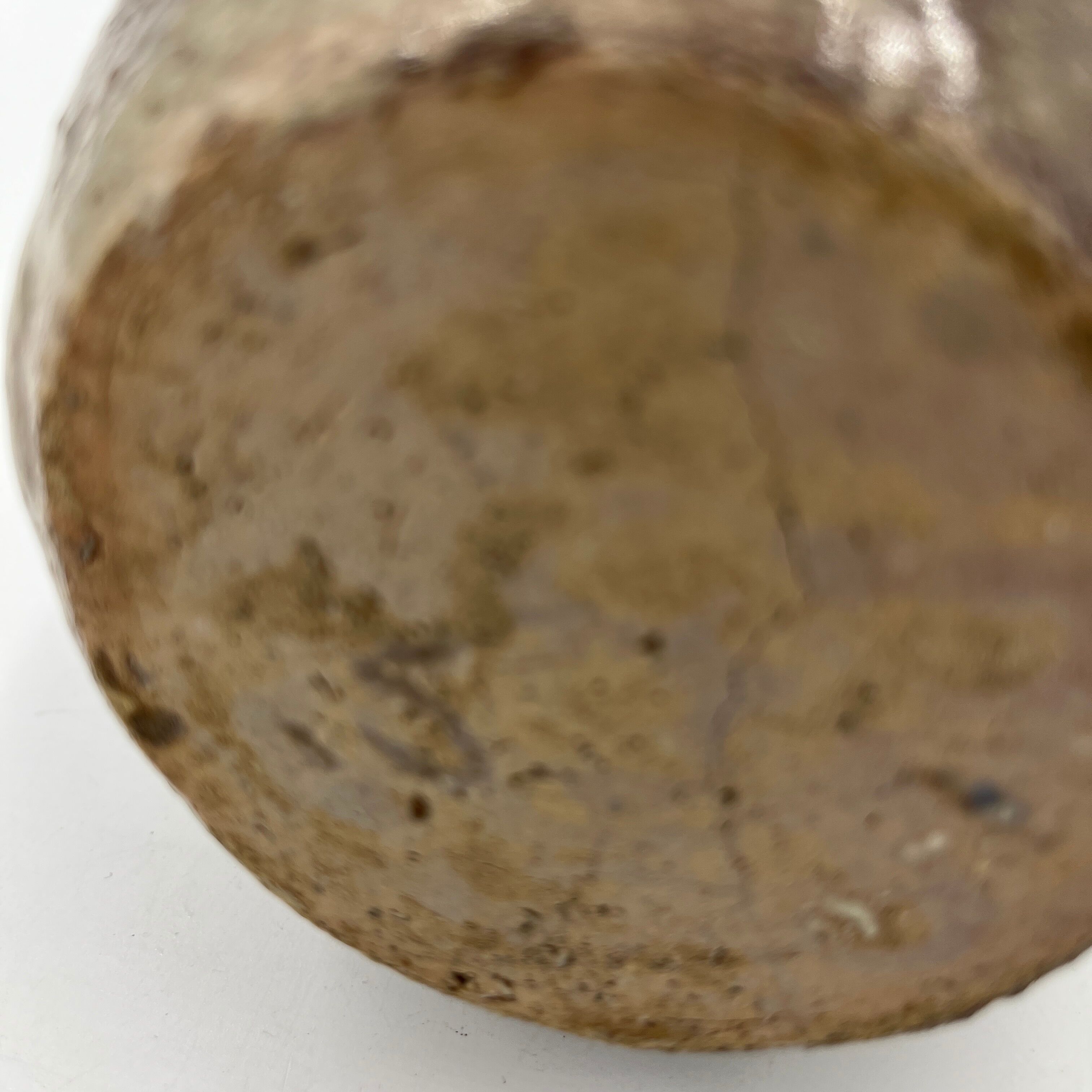 Veined terracotta vase