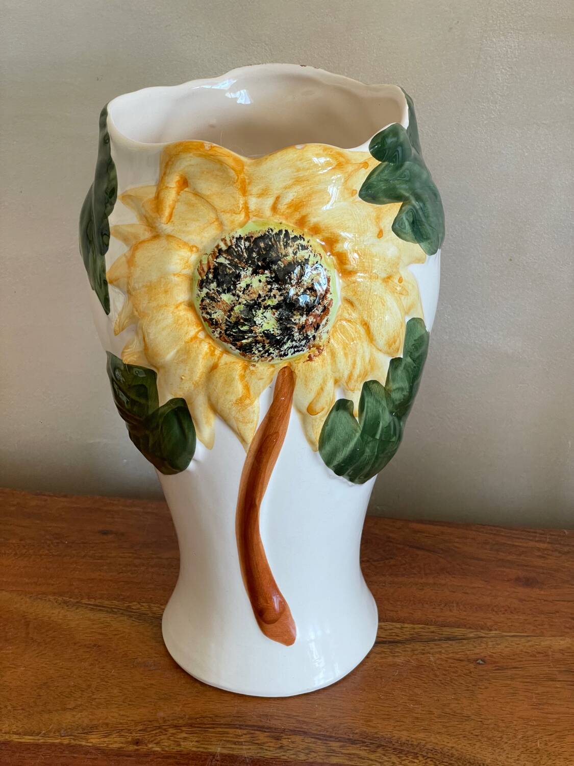 Sunflower decor vase