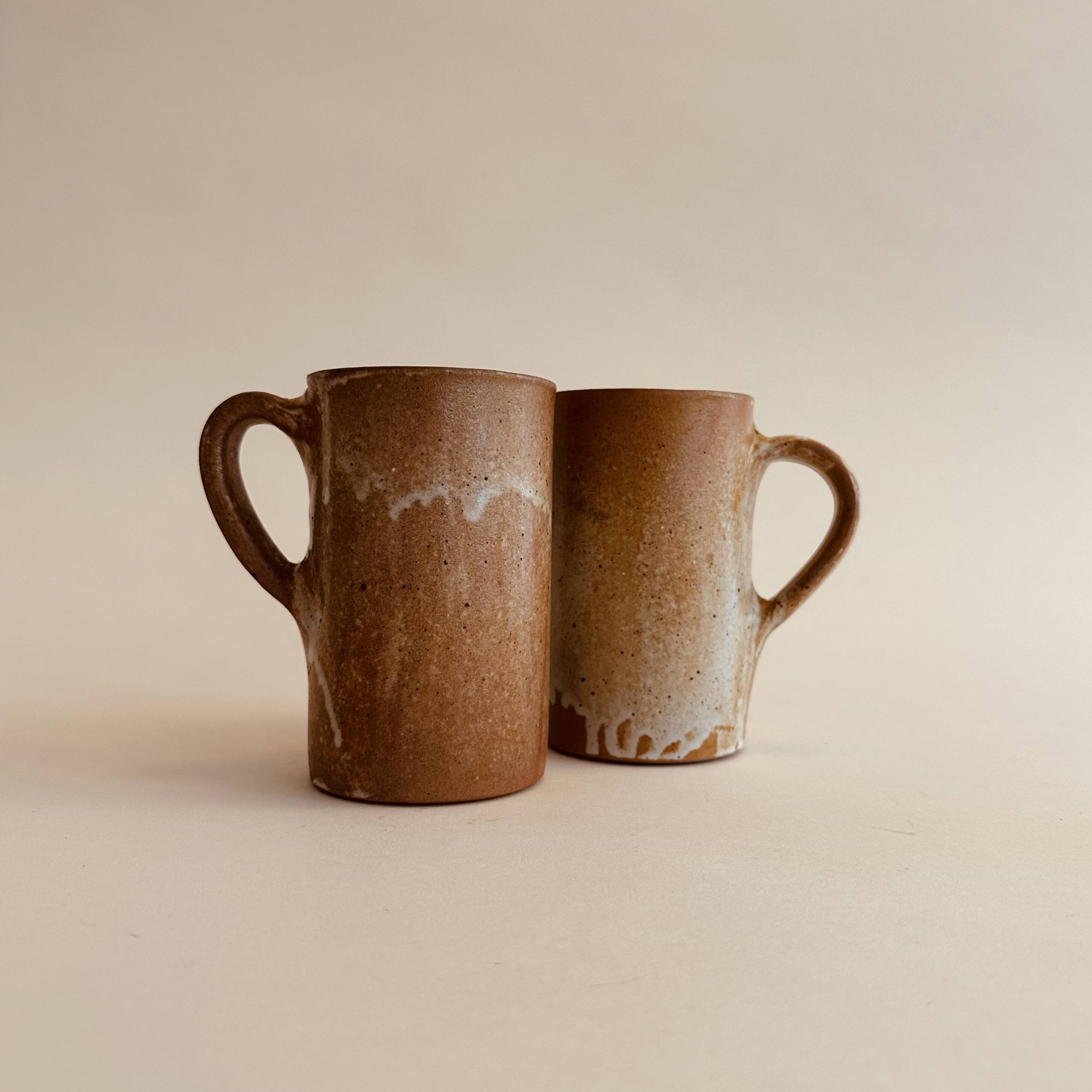 Lot de 2 tasses en grès vintage