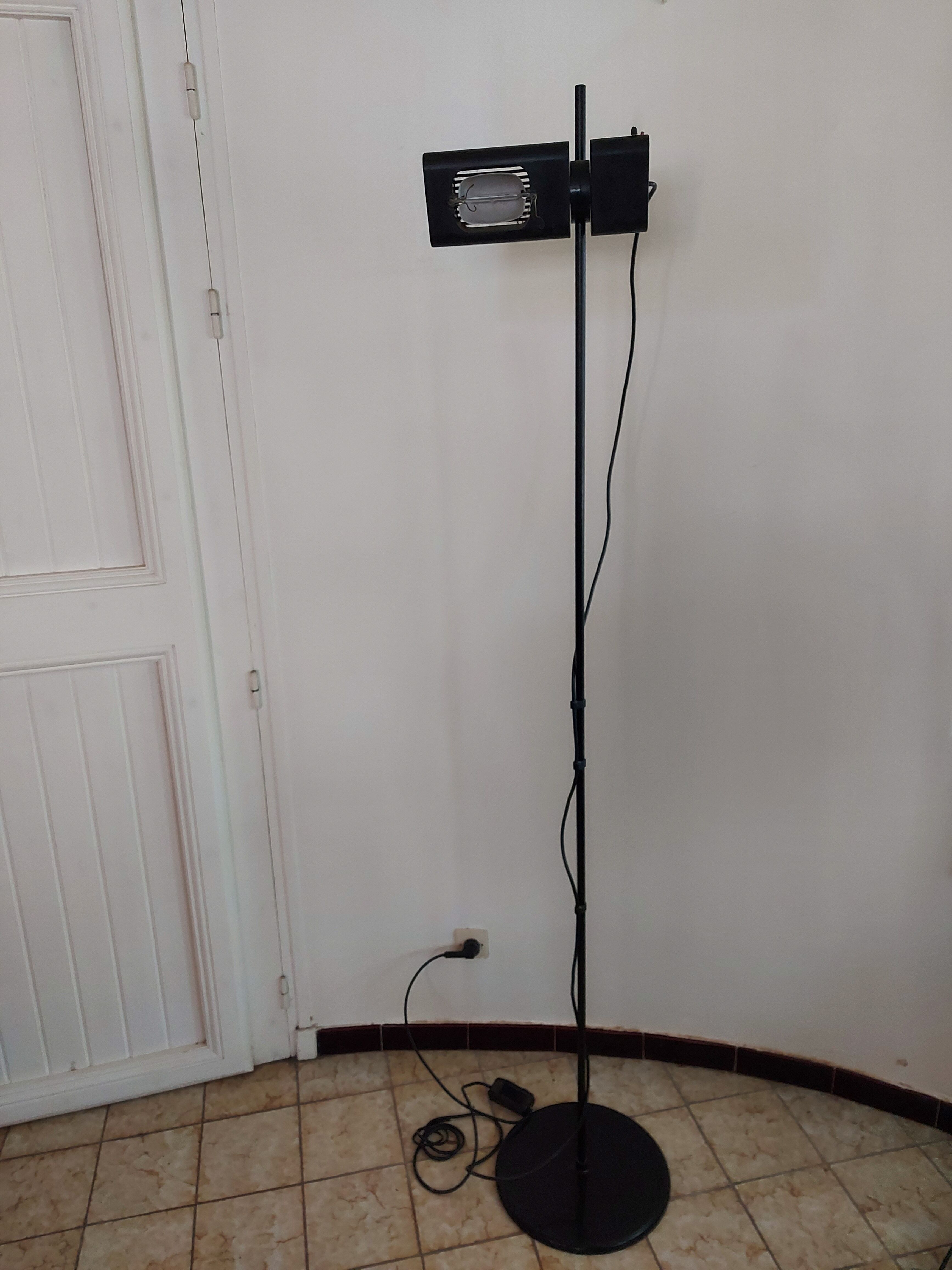 Gismondi lamppost for Artemide model Aton Terra