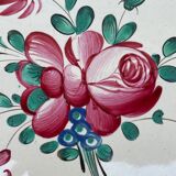 Assiette ancienne à motif floral, rose