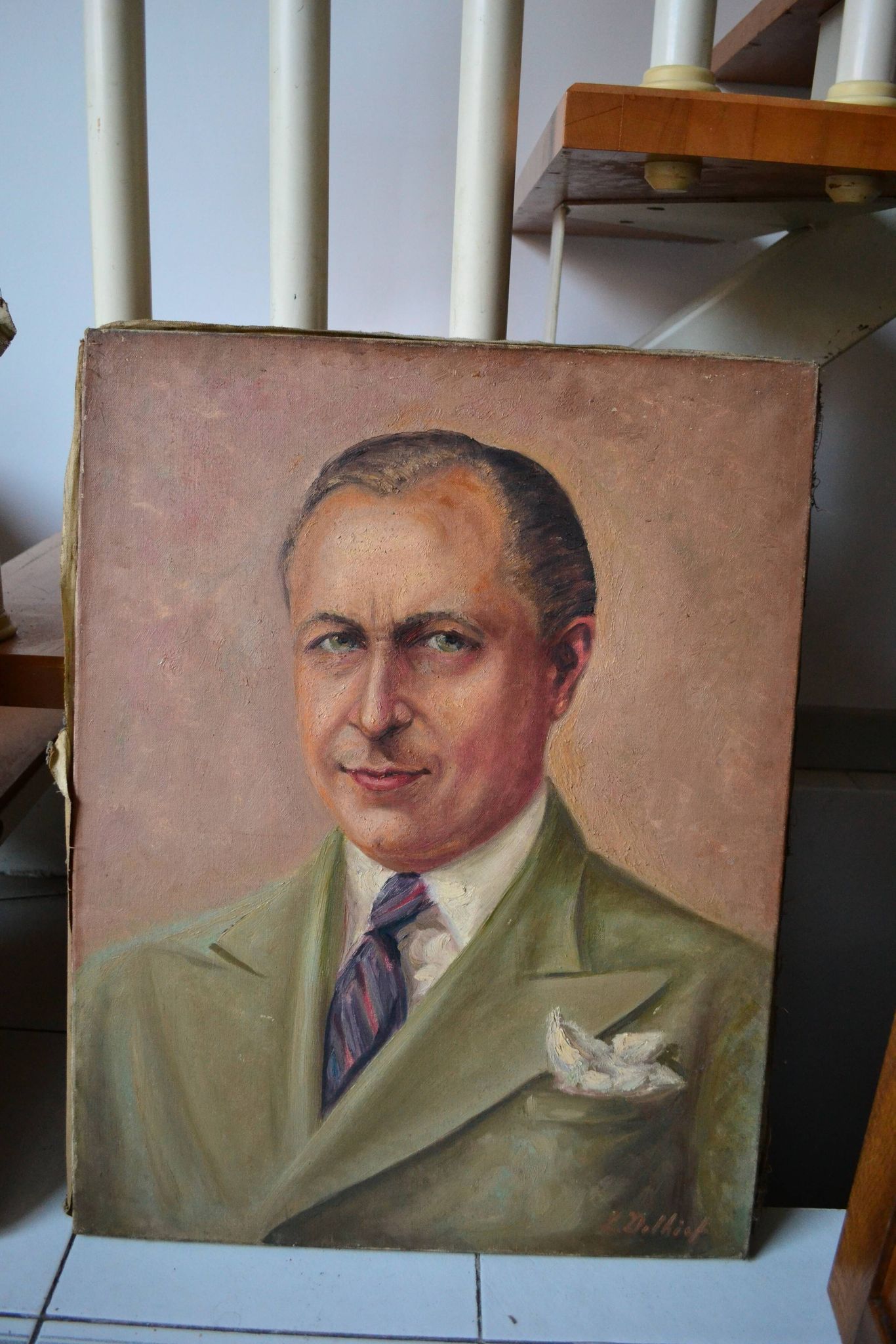 Lot of two oil portraits from the early 20th century by Laurent Delhief