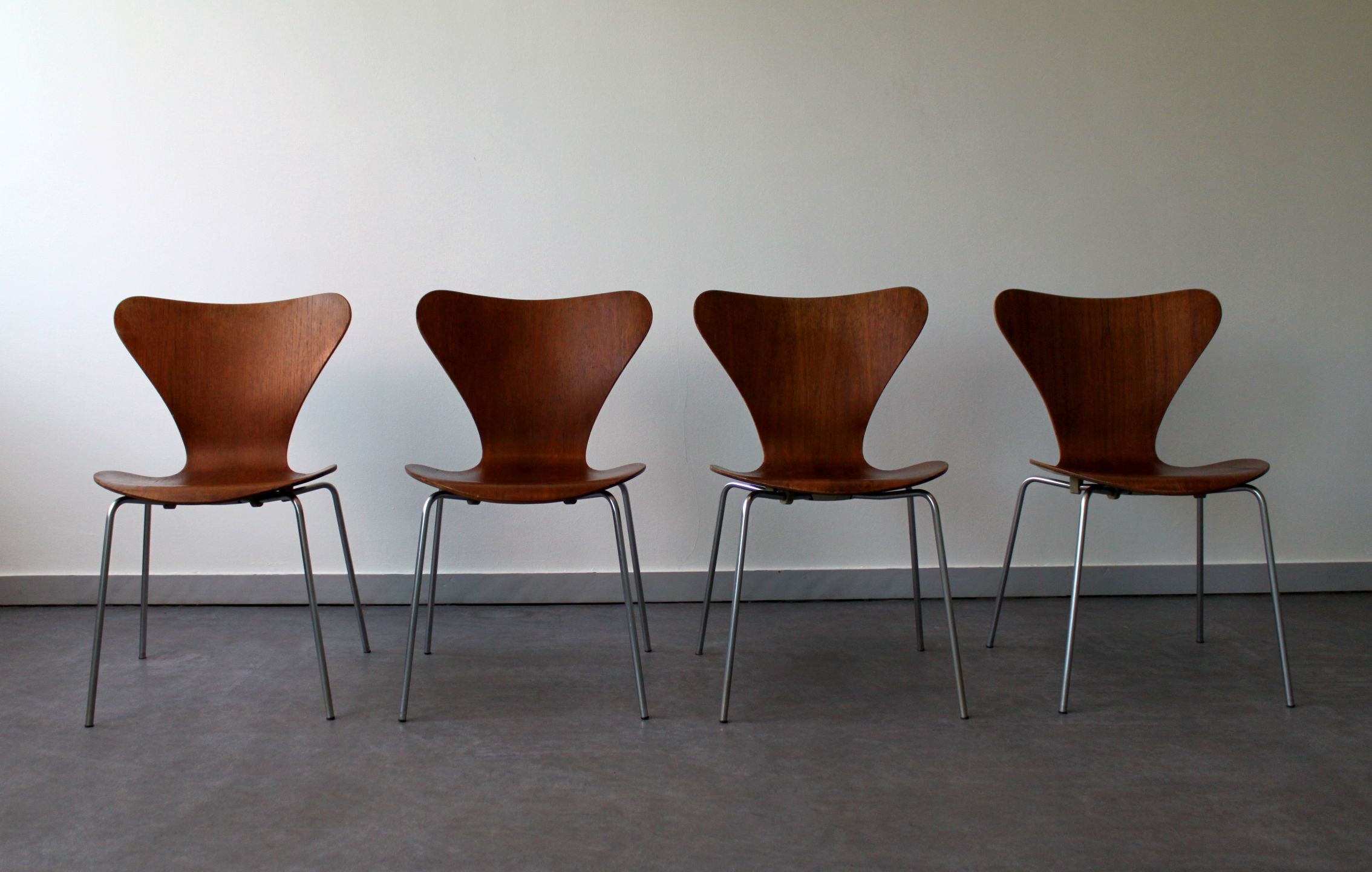 Set of 4 chairs series 7 by Arne Jacobsen for Fritz Hansen, 60's.