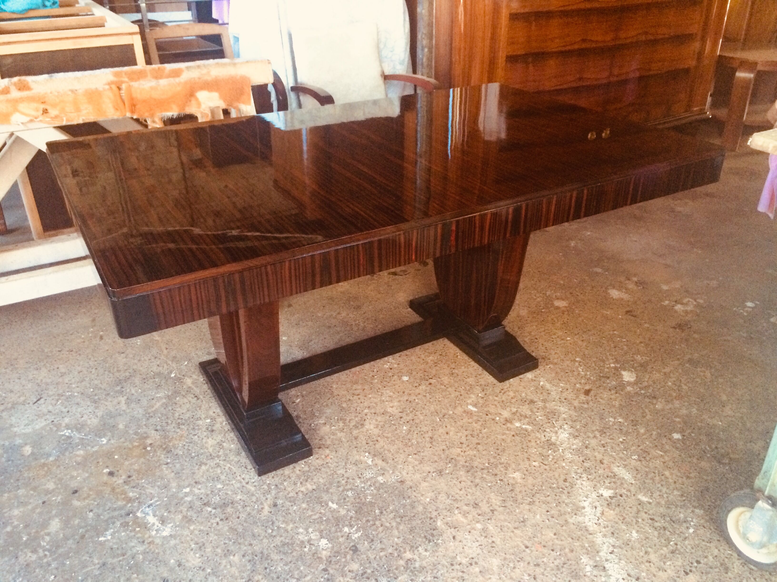 Table art deco dining