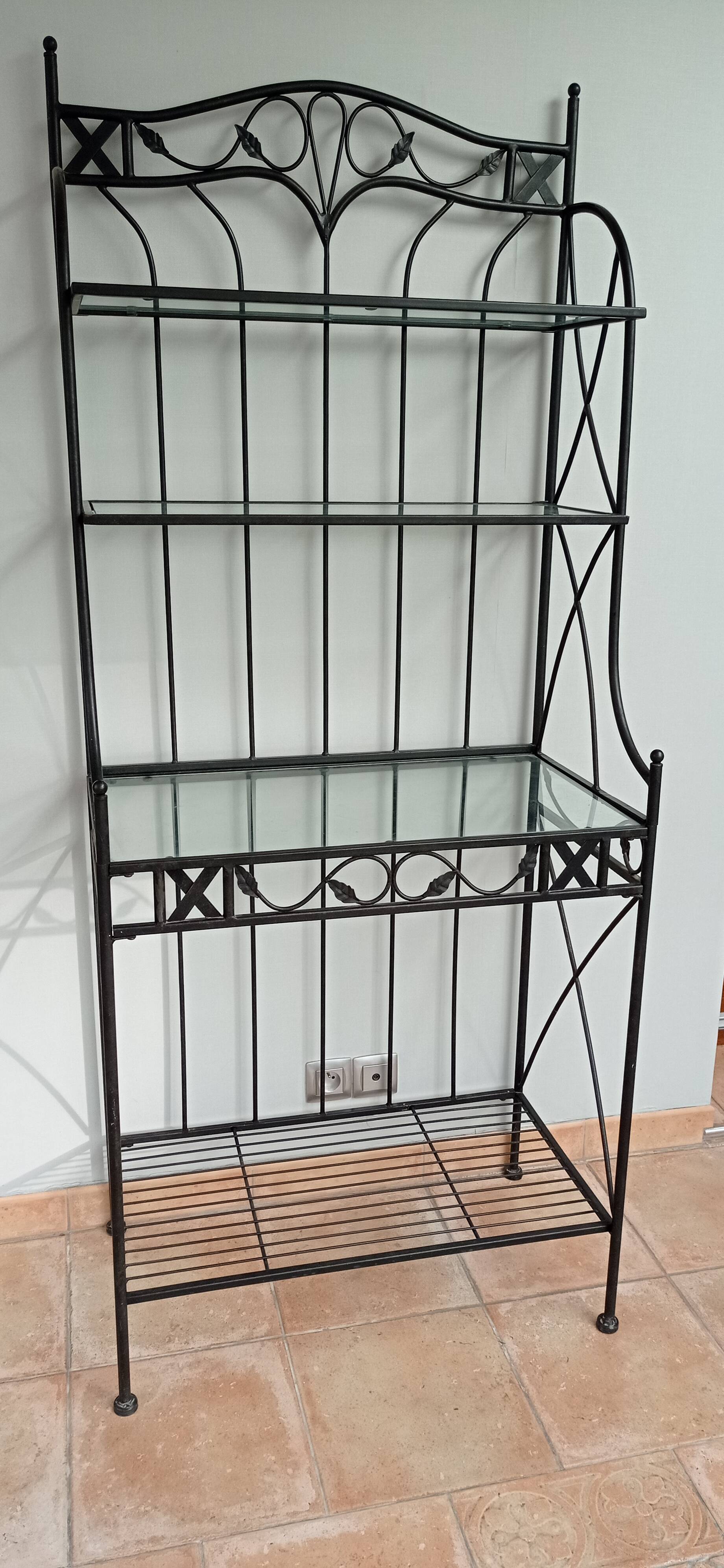 Baker in wrought iron
