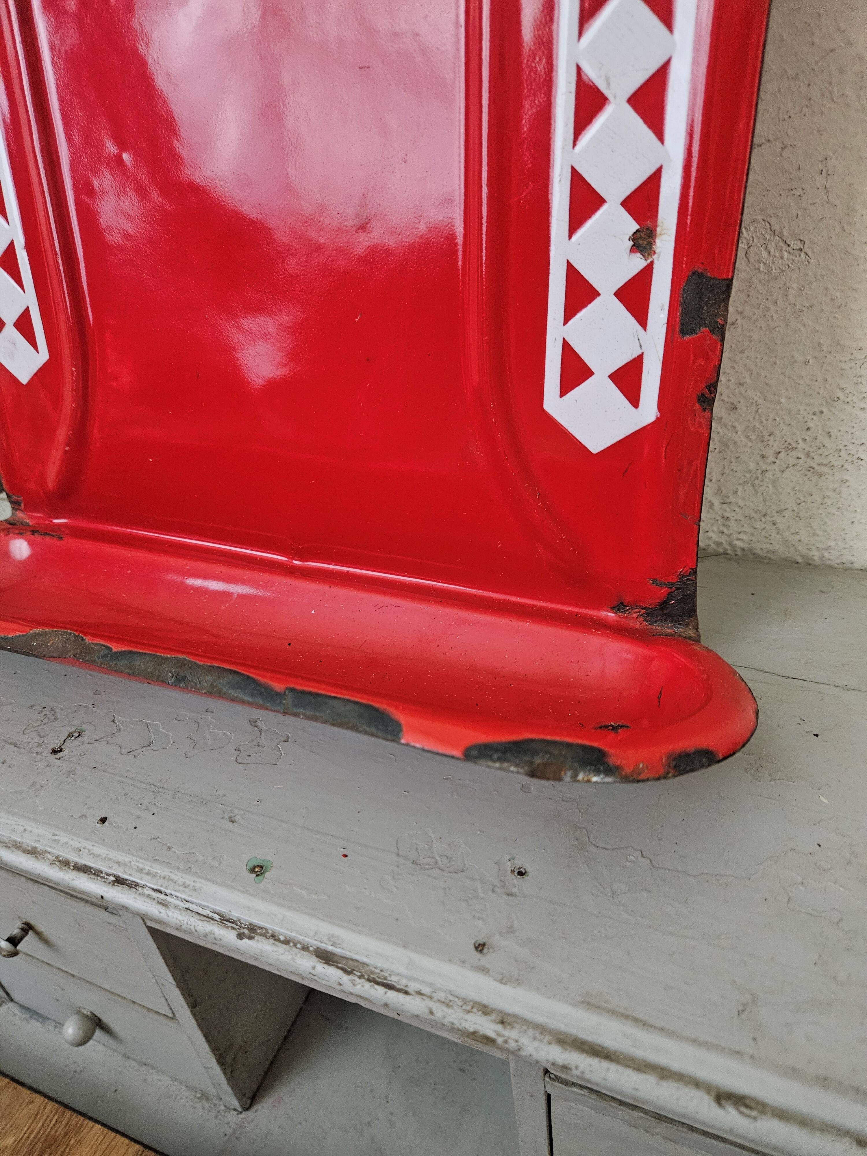 Kitchen utensil holder