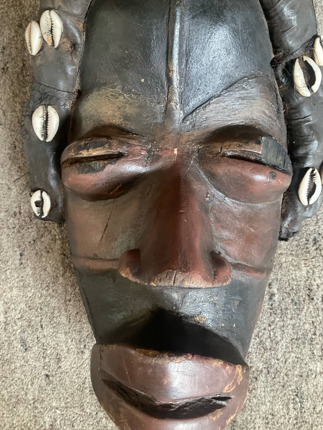 Ancien Masque tribal Dan en bois sculpté