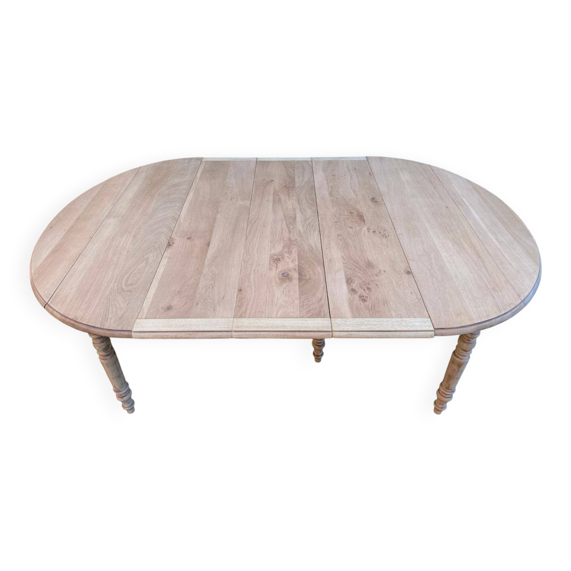 Louis Philippe round extendable dining table with renovated leaves and 4 extensions.