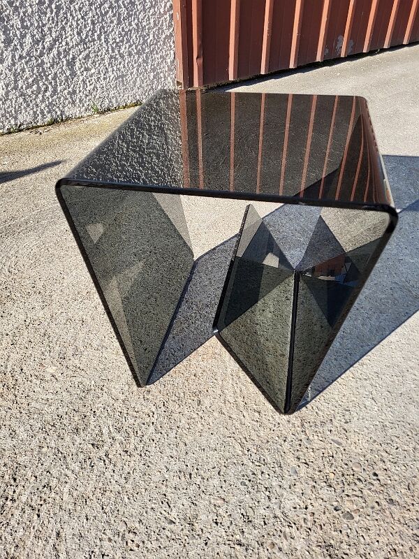 Table basse porte livres en verre 1970