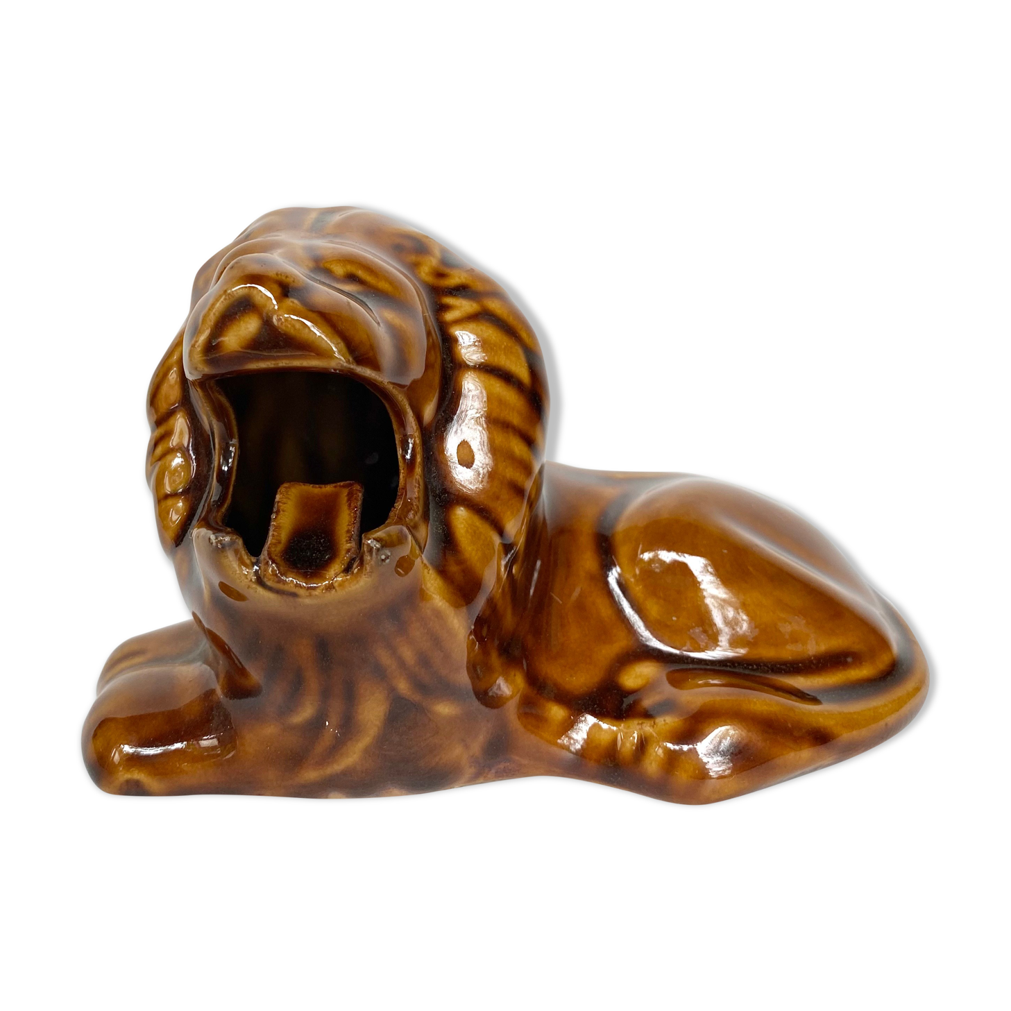 Vintage lion advertising ashtray